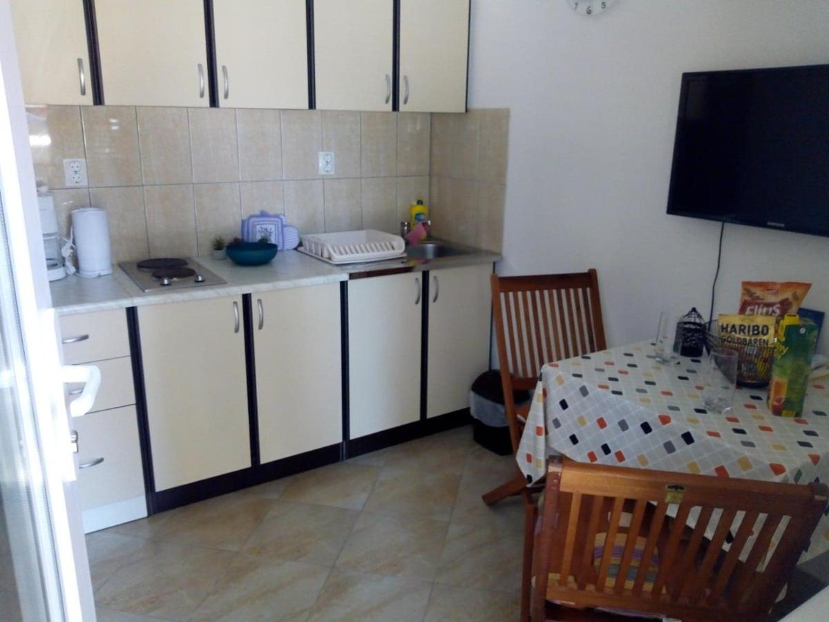 Apartman Leo Necujam Luaran gambar