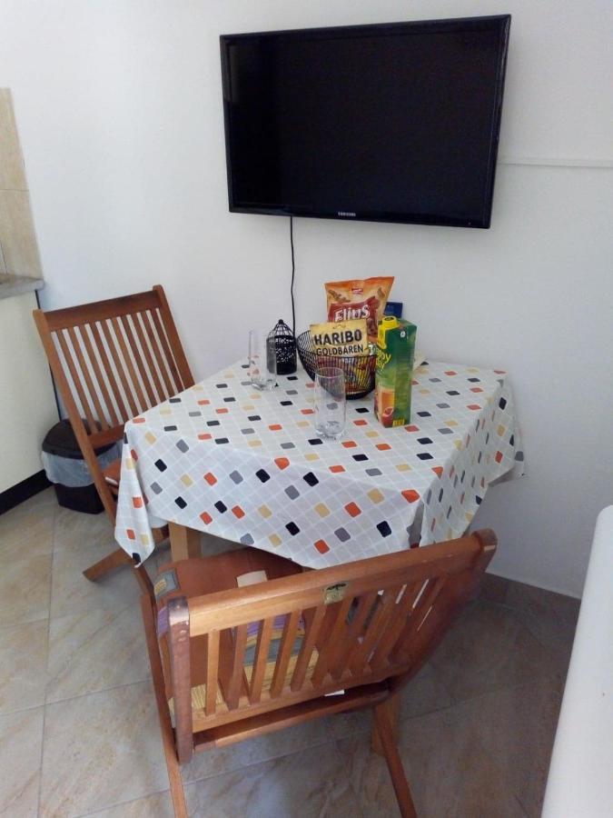 Apartman Leo Necujam Luaran gambar
